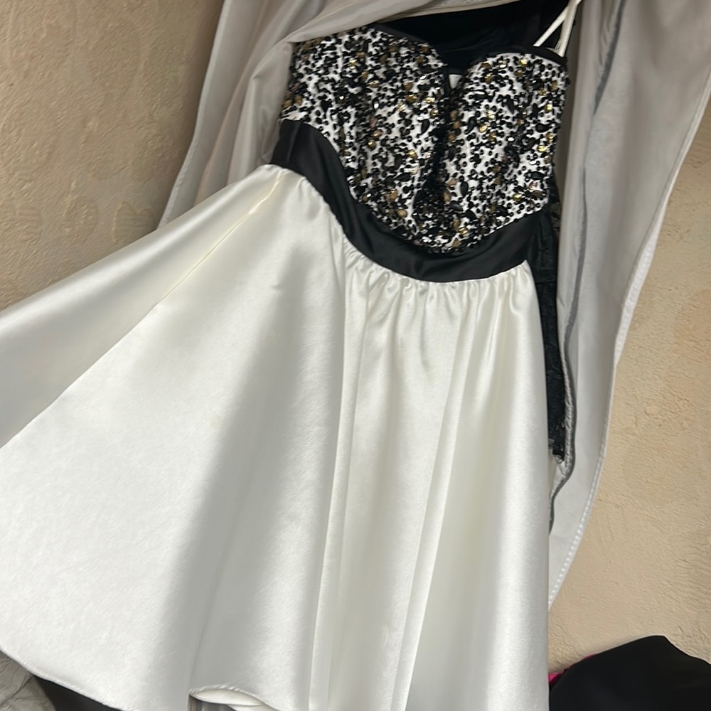 Mori Lee size 6 strapless cocktail dress